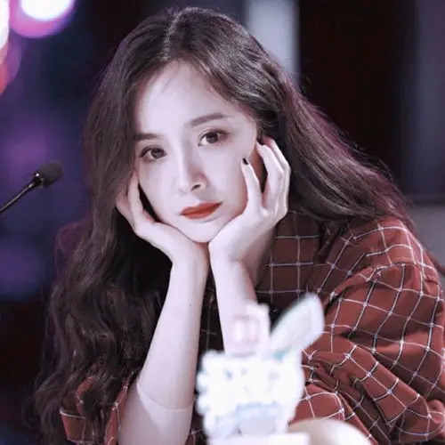 4月5日 14:35   关注  杨幂头像 杨幂 黎汐辰