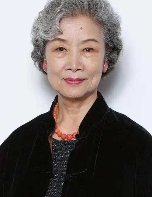 她是国家一级演员,出道27年才拿影后,今与夫分居11年仍恩爱