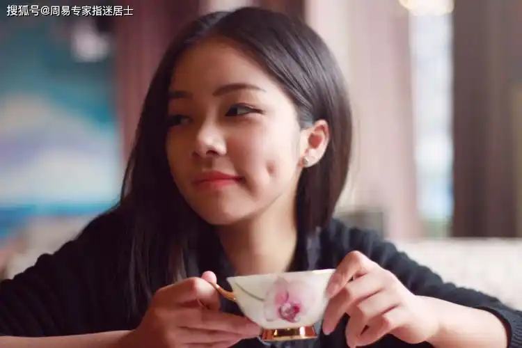 深酒窝运势 有酒窝的命运咋样