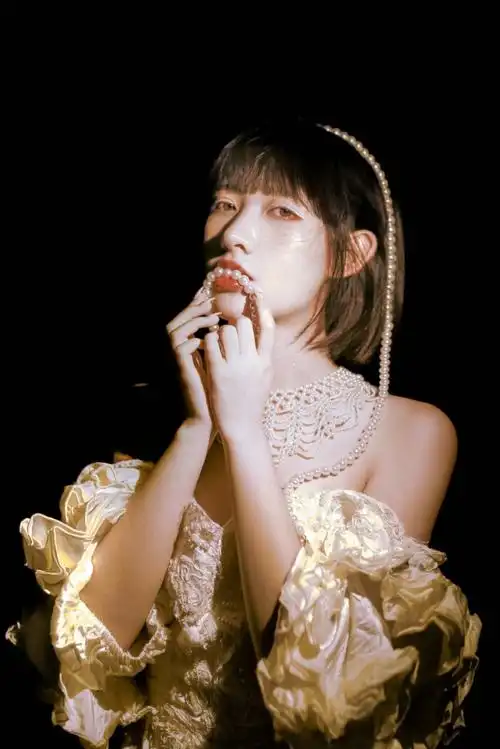 女生壁纸背景图 出处微博人类观察机