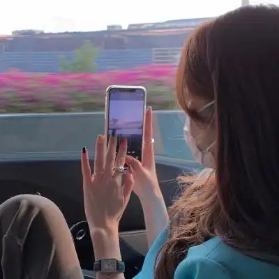 知性女生优雅头像唯美清纯女生图片