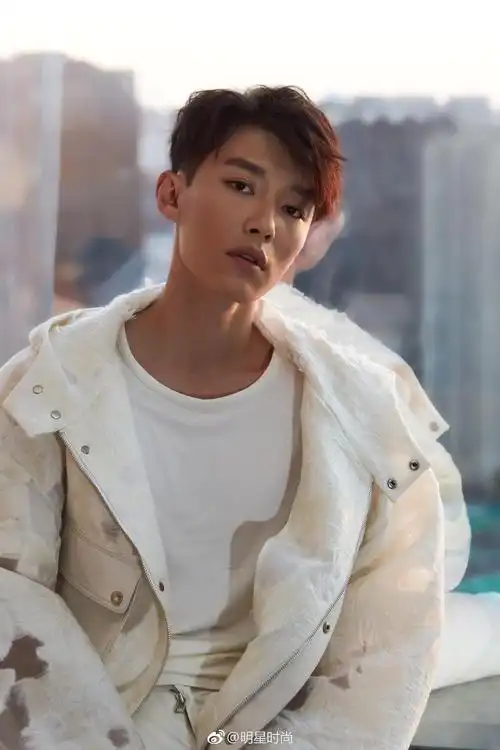 金城少爷有,帅哎!@代旭 受邀出席第四届时尚北京之夜