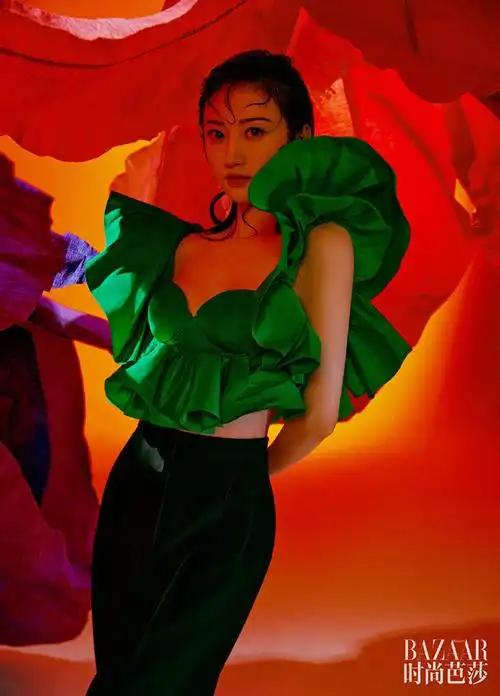 景甜时尚芭莎封面造型写真大片图片3