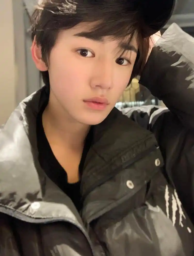 宋亚轩粉丝捐赠六所爱心音乐室助力乡村公益扶贫