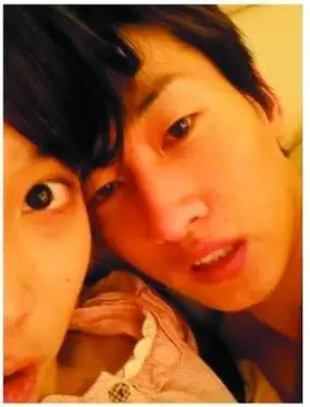 传superjunior银赫10月娶iu 2人亲密照曝光(图)