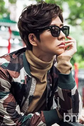 【bnt明星写真】演员朴海镇拍写真 散发冷峻贵公子气质