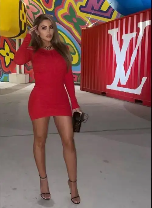 48岁皮蓬前妻近照曝光蹦迪到深夜太嗨与儿子合影仍美艳无比