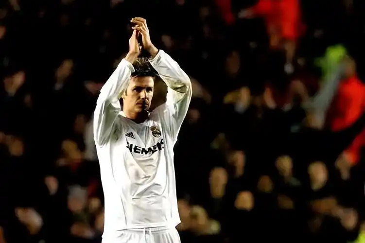 足球明星贝克汉姆(足坛巨星巡礼——大卫·贝克汉姆)