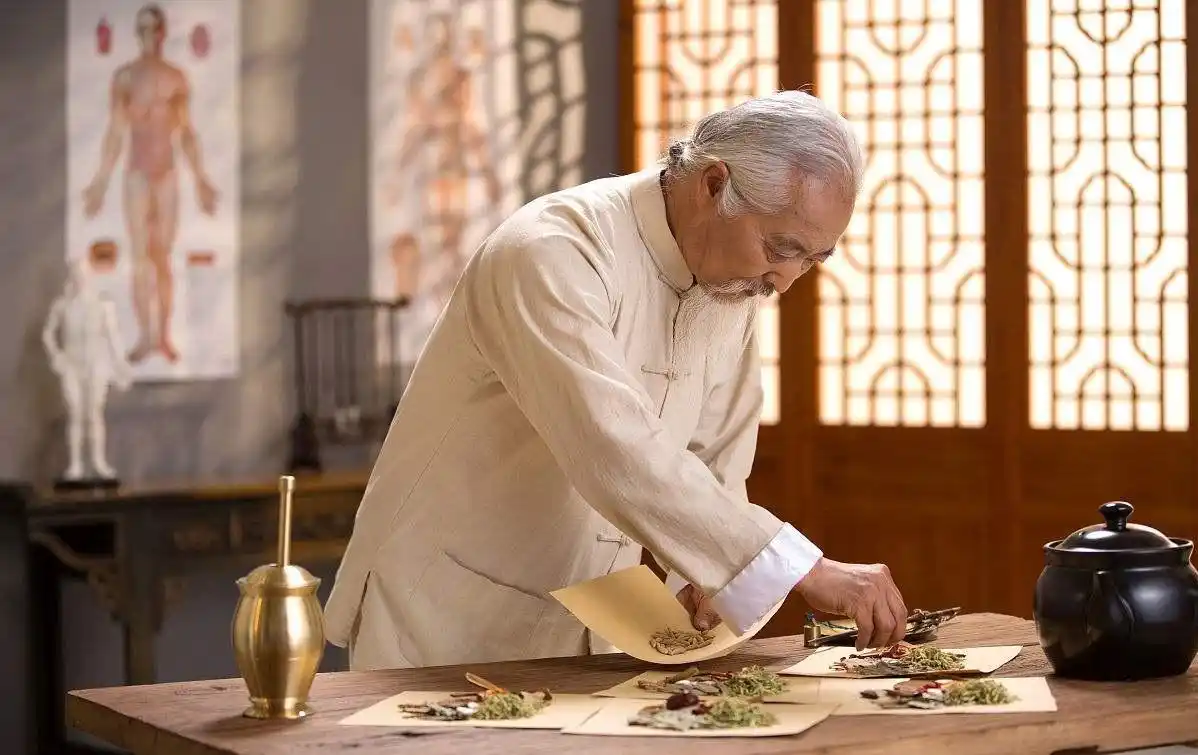 石家庄白求恩医学中等专业学校3 3中医学什么?