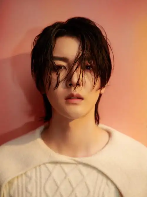 戴景耀文艺穿搭大片释出《陌生的恋人》引期待