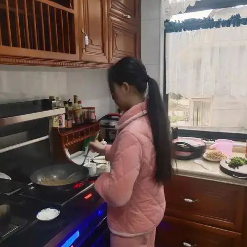 假期帮家里炒菜