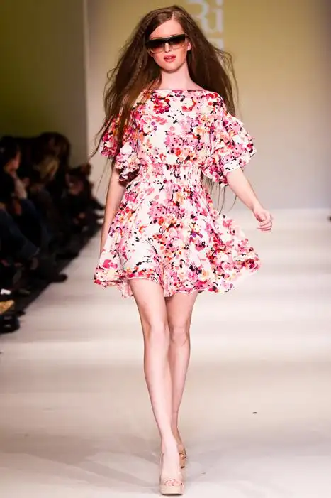 加拿大蒙特利尔时装周2011春夏barila发布