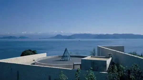 直岛现代美术馆