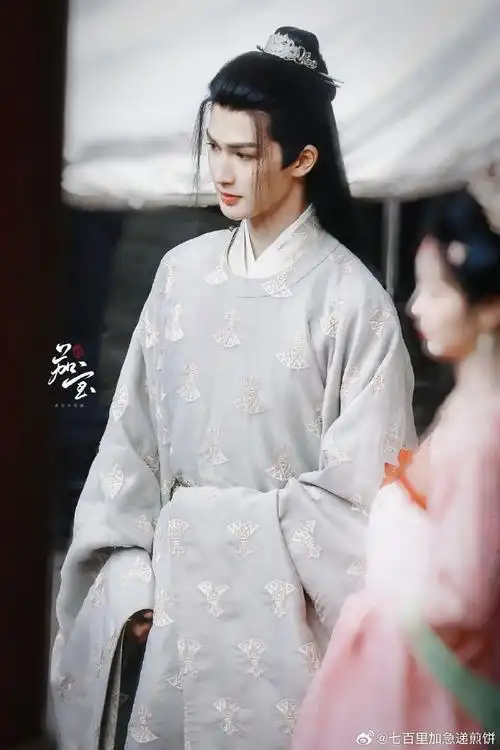 朱正廷在子夜归里好仙好好看啊!  #朱正廷也被催婚