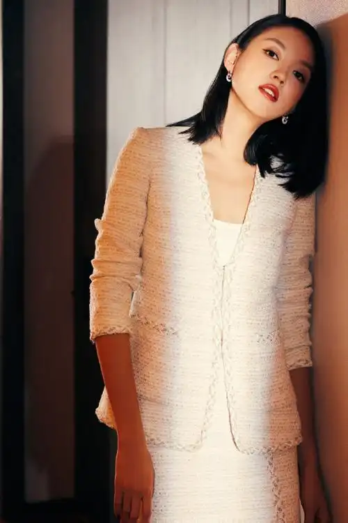 张梓琳白色小香风造型##张梓琳状态好顶