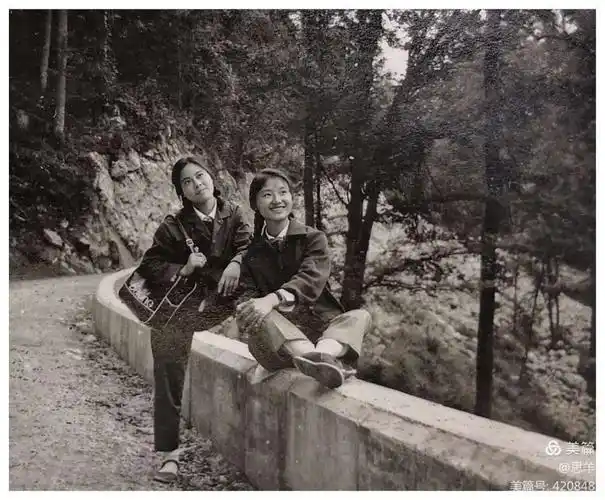 《老照片的岁月情怀》