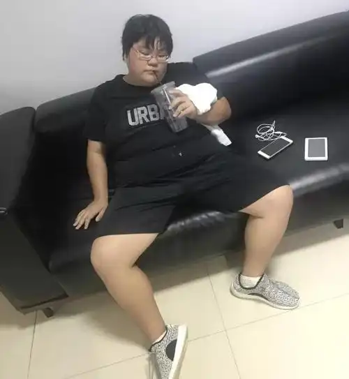 一个200斤女胖子,减掉68斤,就是女孩纸!