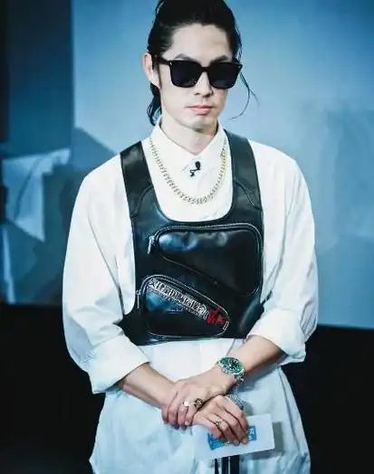 有种不靠女方叫吴建豪与百亿前妻离婚健身逆袭不似42岁