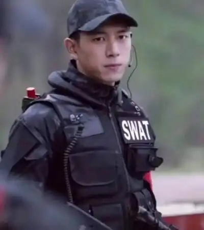 李现#李现 现哥军装《南方有乔木》铁血男儿,峥嵘岁月!