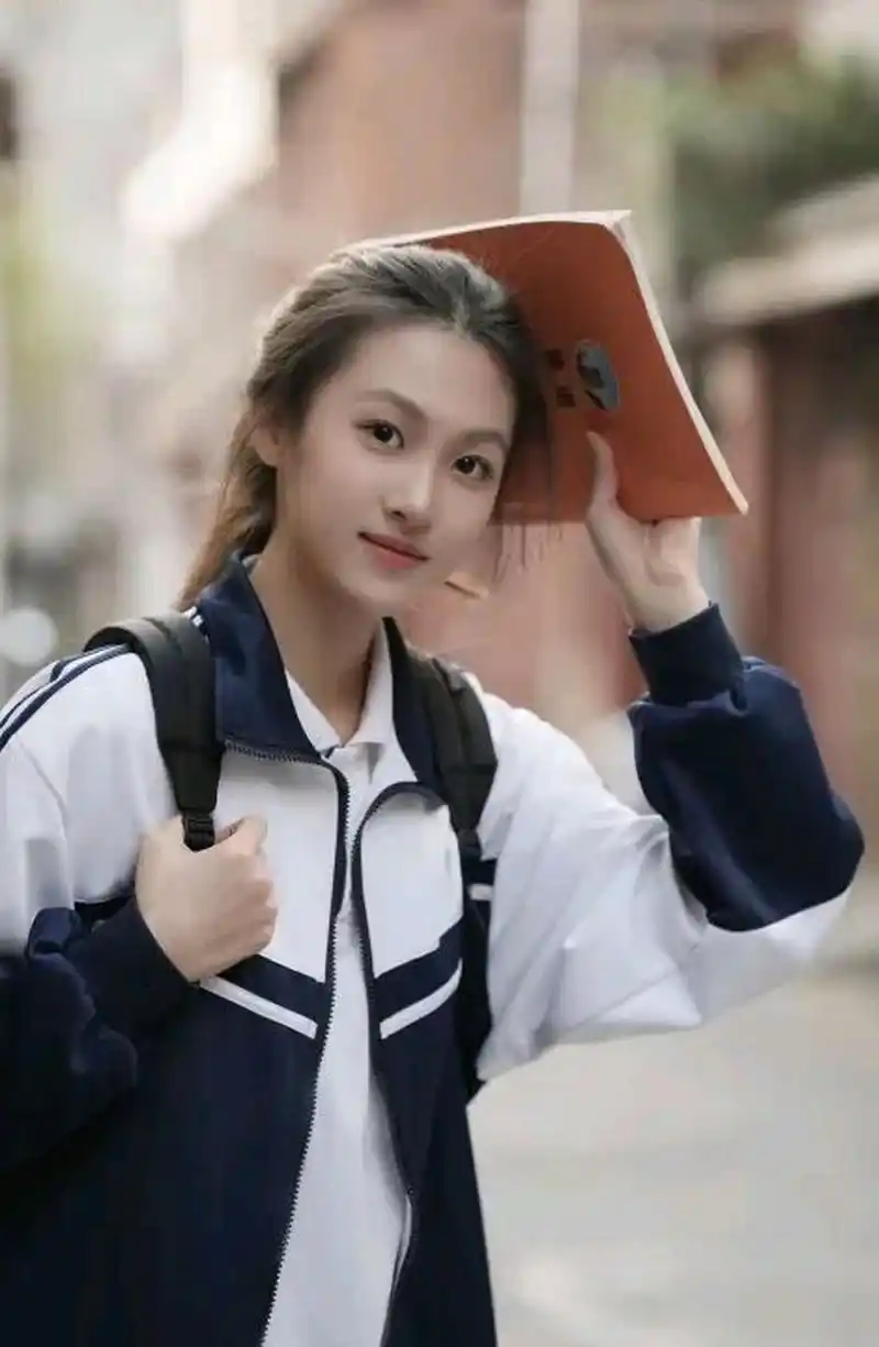 张静思瑜(zhang jing si yu),1997年出生于福建晋