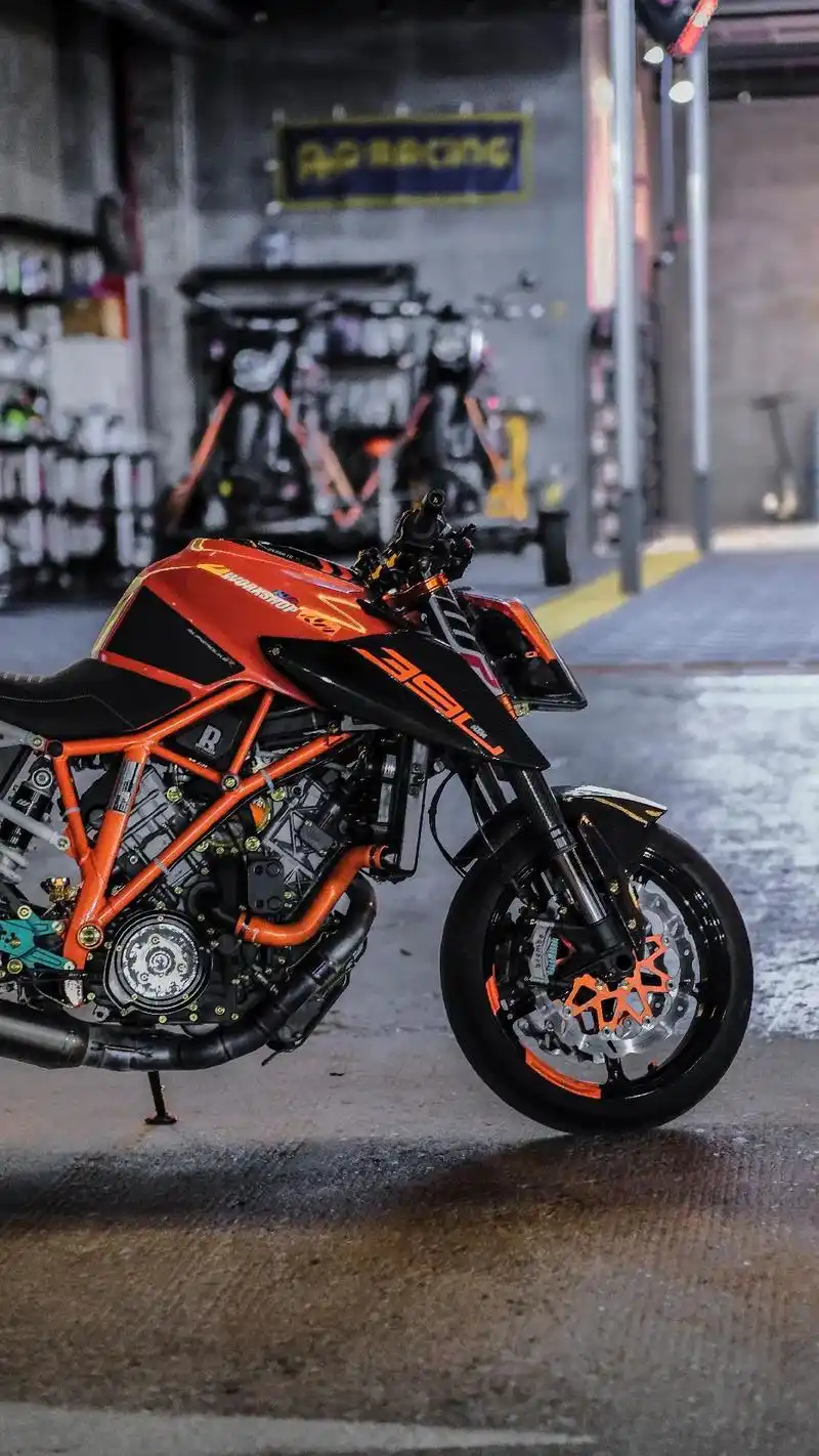 ktm1290超级公爵 #机车摄影 #ducativ4 # - 抖音