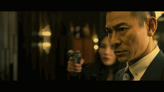 大家一定还记得《追龙》中甄子丹与刘德华分饰的跛豪与雷洛,看似生死