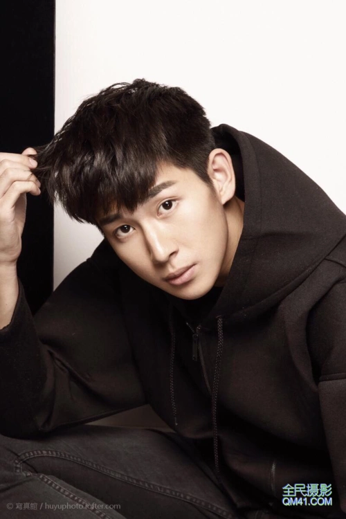 中国十大男模 在北京做了四年模特 初来广州