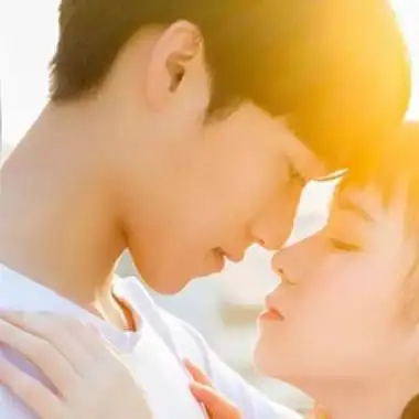 亲嘴头像图片情侣一对118