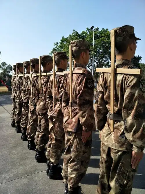威武笔挺的军姿是这样炼成的!兵哥哥的绝招和神器可不一般!
