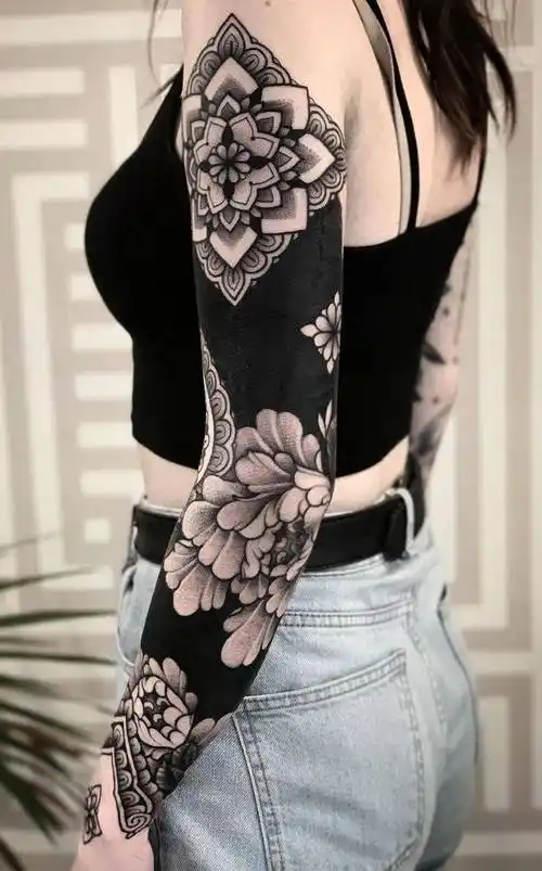 点刺风格图腾花臂纹身图案_手臂_技法_排点