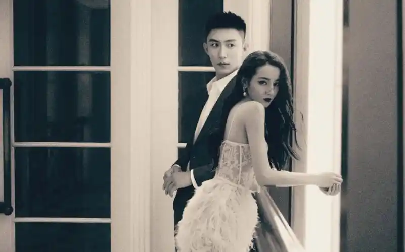 当黄景瑜迪丽热巴诱惑吻遇上蔡徐坤的《迷》|带感|欲望无处躲藏_哔哩