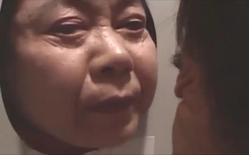 综艺,在医院ct室检查身体被大妈强吻,医院深处惨叫声不断#日本整人