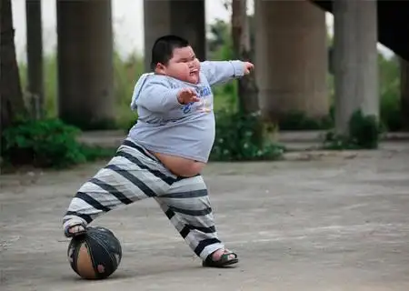 美国布鲁金斯学会曾做过预测,这些"小胖子"长大后有大概率会成为"大