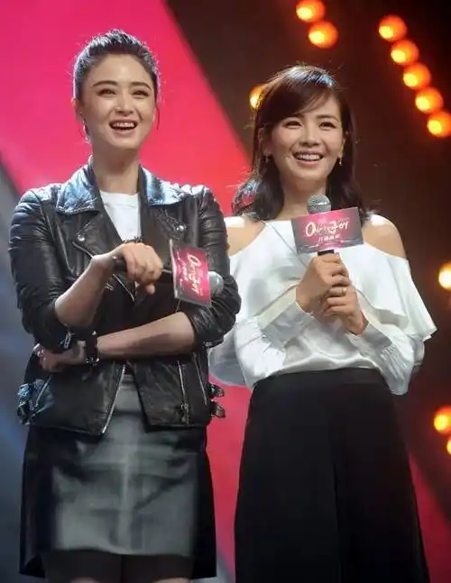 看98斤刘涛和110斤蒋欣合影,彻底没体重焦虑,身材比气质更新的_时尚