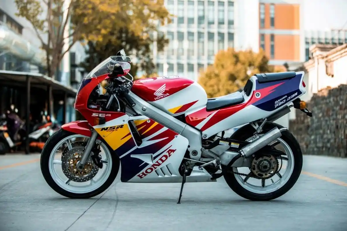 致敬刘德华烈火战车本田nsr250照片调色 3.