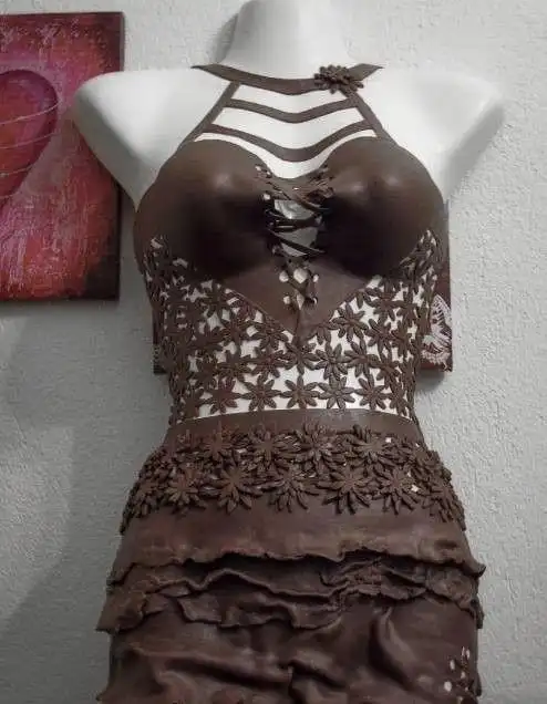 把裙子设计的这么奇葩,再漂亮的姑娘穿上也毁了!