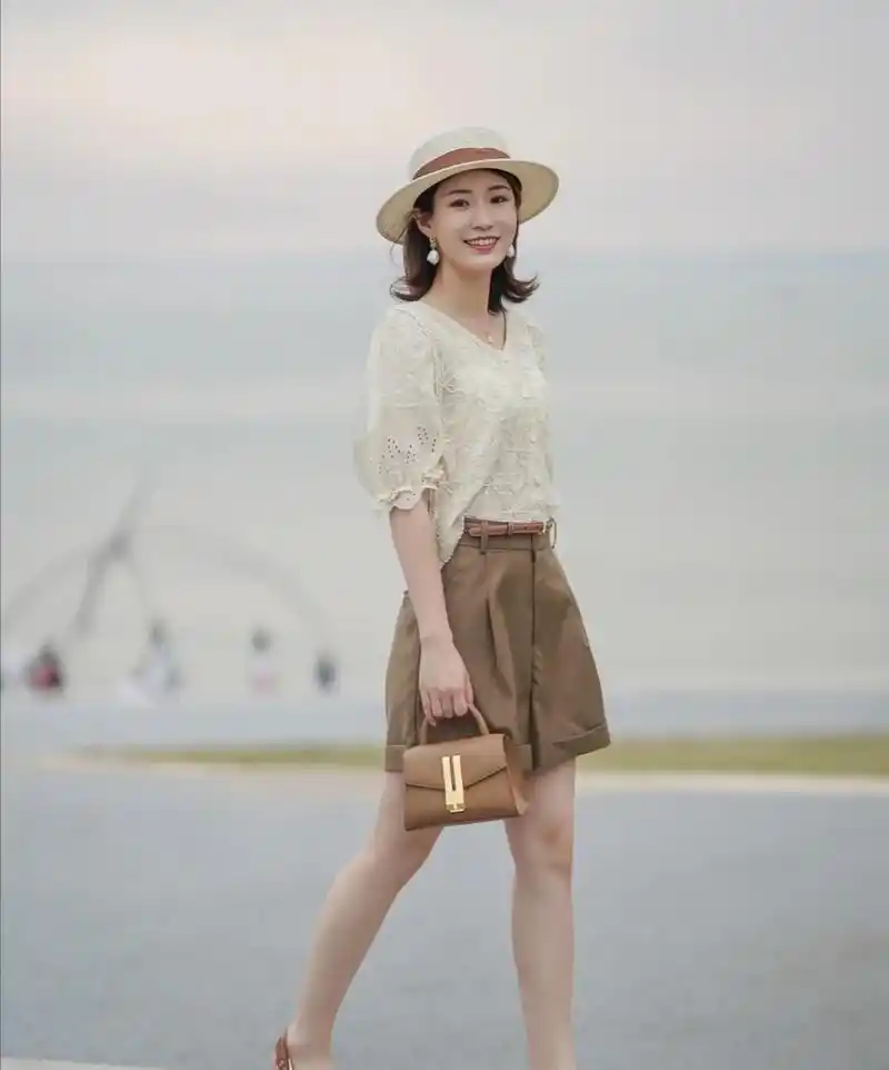 女人会不会打扮区别很大,8款知性优雅的夏装搭配,高级且有气质