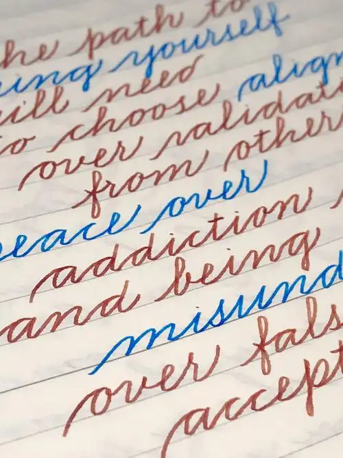 英文花体可读性更强的一个字体练习