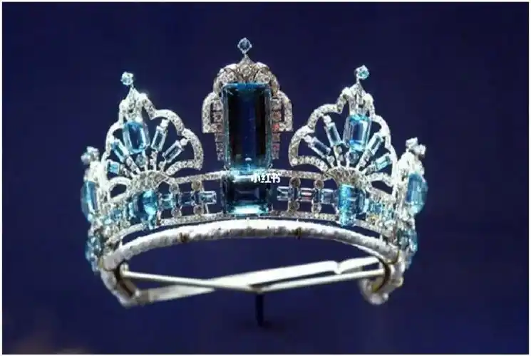 英国皇室珠宝三海蓝宝冠冕