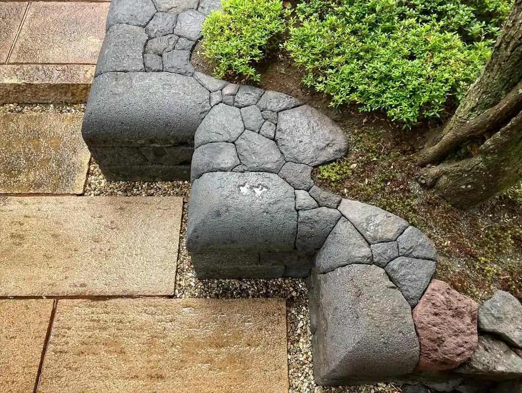 石砌挡土墙工艺#抖音图文来了 #干石墙#干燥石墙#石墙装饰# - 抖音