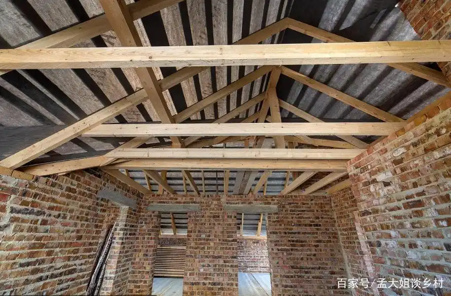 农村盖房,"跨度5.5米的客厅"要不要加梁?听听建筑师的分析!
