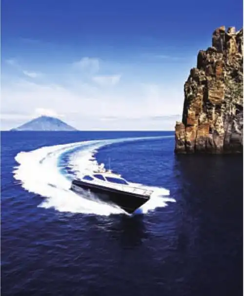 吞船的日本龙三角