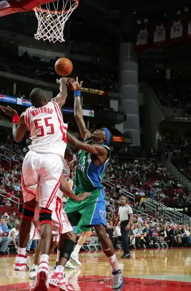 图文nba小牛10376火箭穆托姆博送出封盖