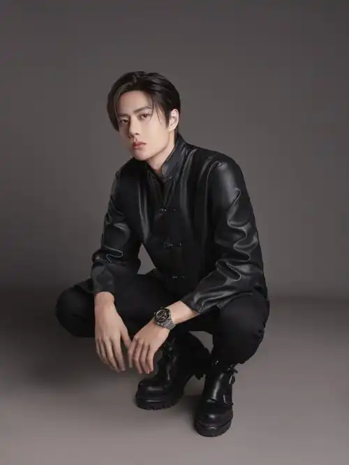 以变至坚倾力一搏丨gshock品牌代言人王一博演绎gstb400表款