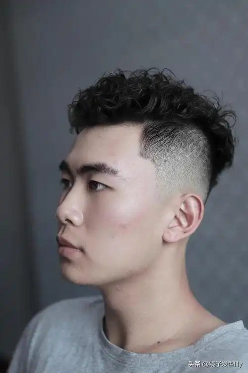 男士短发造型2021飞机头,2023最火最具人气的四种男士发型,剪完就是帅