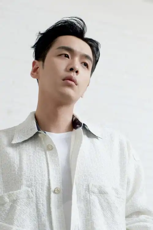 张若昀狼奔头发型酷帅写真图片66