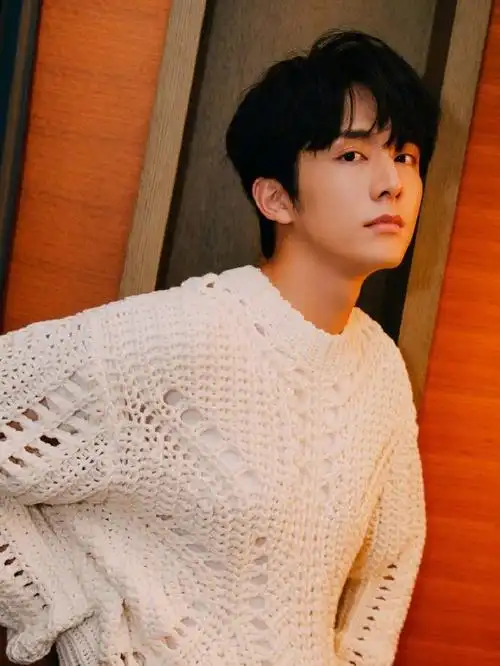 张新成说别急马上就疯##张新成背头白衬衫