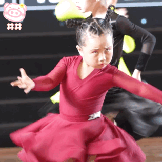 可爱萌娃表情包动图 迷你版辣目洋子跳舞表情包