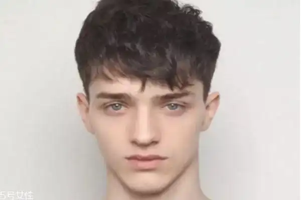 严重m字额留什么发型男士严重m字额发型大全