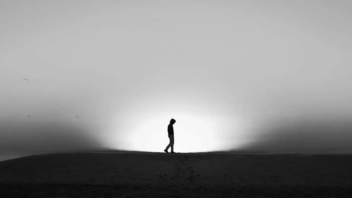 酷炫黑白个性男性电脑桌面壁纸